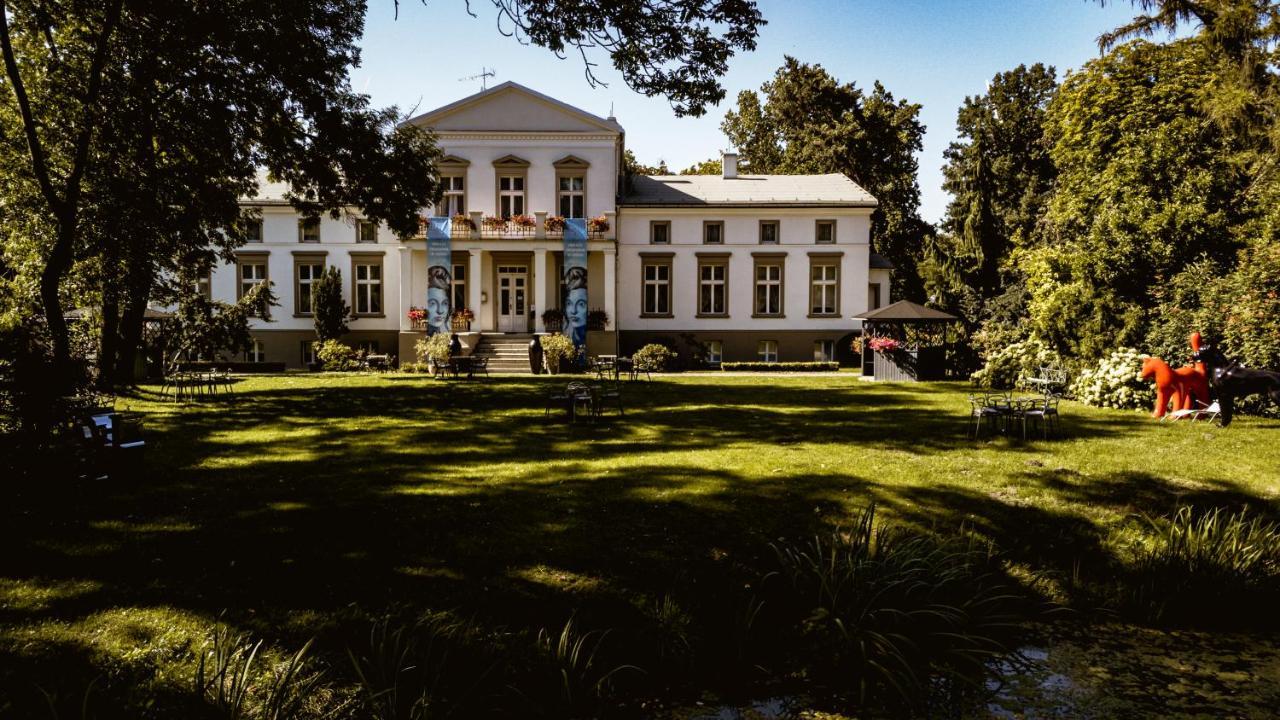 Villa Dwor Podstolice - House Of Rosenthal Exterior foto